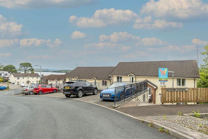 2 Bedroom Flat To Rent In Biscombe Gardens, Saltash, PL12