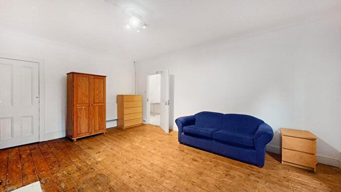 2 Bedroom Flat To Rent In Goldhurst Terrace, London, NW6