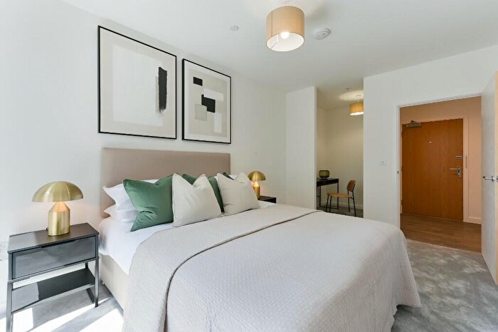 2 Bedroom Apartment To Rent In Wolff House, Ridgeway Views, London, NW7