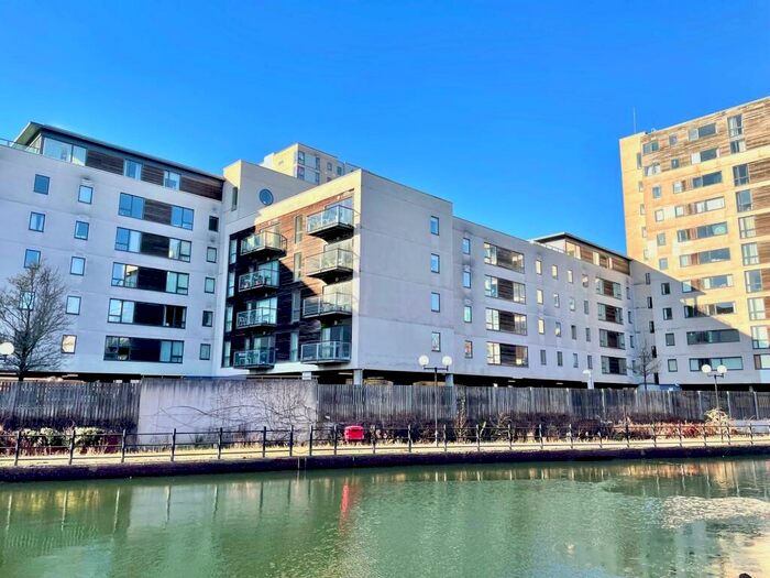 2 Bedroom Flat To Rent In Falcon Drive, Cardiff, CF10