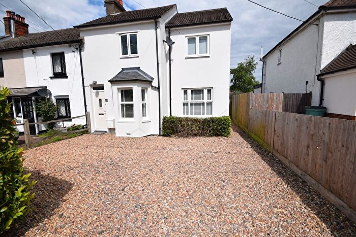 3 Bedroom Terraced House For Sale In Lower Weybourne Lane, Badshot Lea, Farnham, GU9