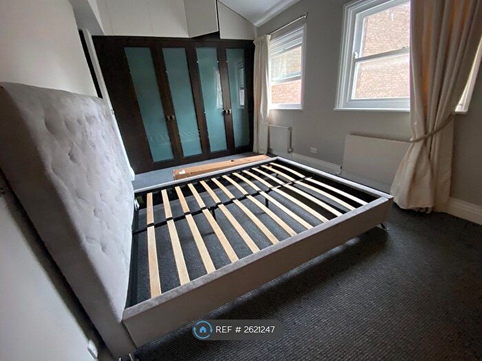 1 Bedroom Property To Rent In Coral Row, London, SW11