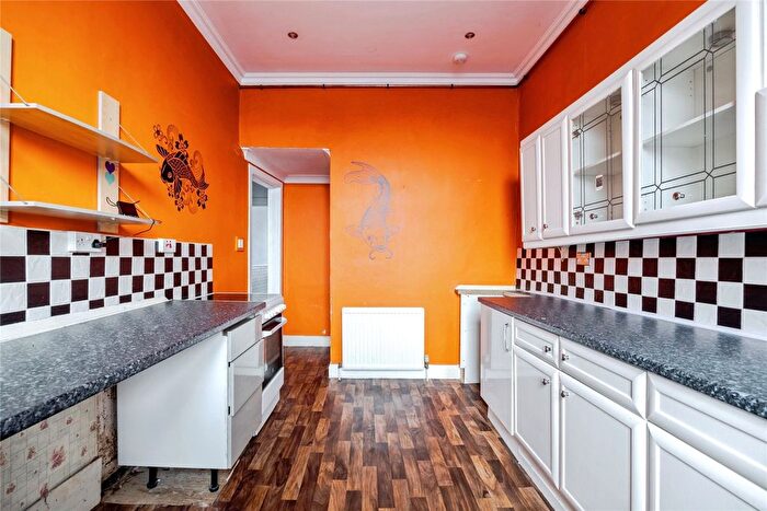 2 Bedroom Flat For Sale In East Princes Street, Helensburgh, Argyll And Bute, G84