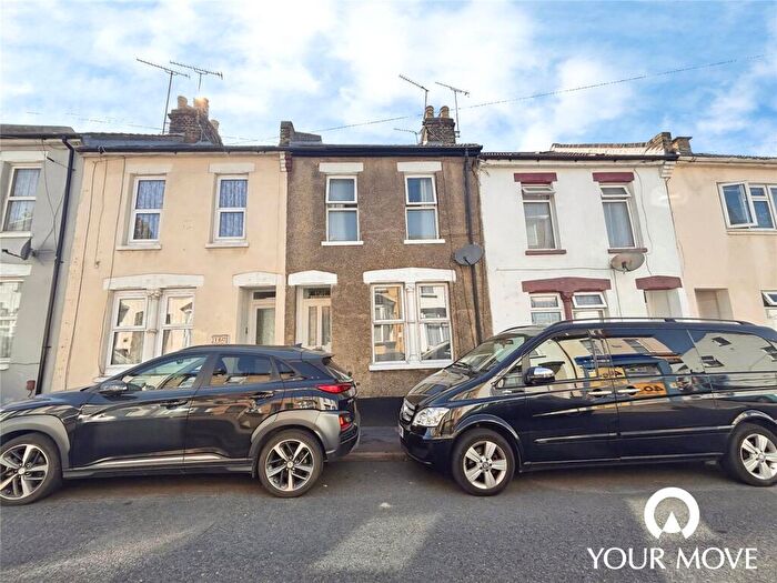 1 Bedroom Terraced House To Rent In Dale Street, Chatham, Kent, ME4