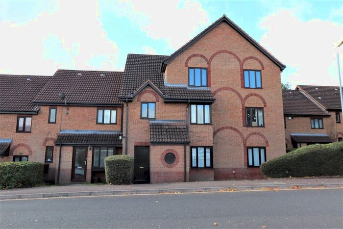 1 Bedroom Flat To Rent In Apple Tree Close, Leighton Buzzard, LU7