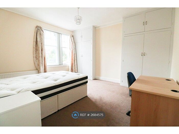 2 Bedroom Flat To Rent In South Knighton Road, Leicester, LE2
