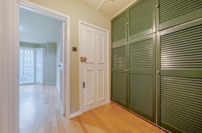 1 Bedroom Flat For Sale In Cromwell Grove, London, W6