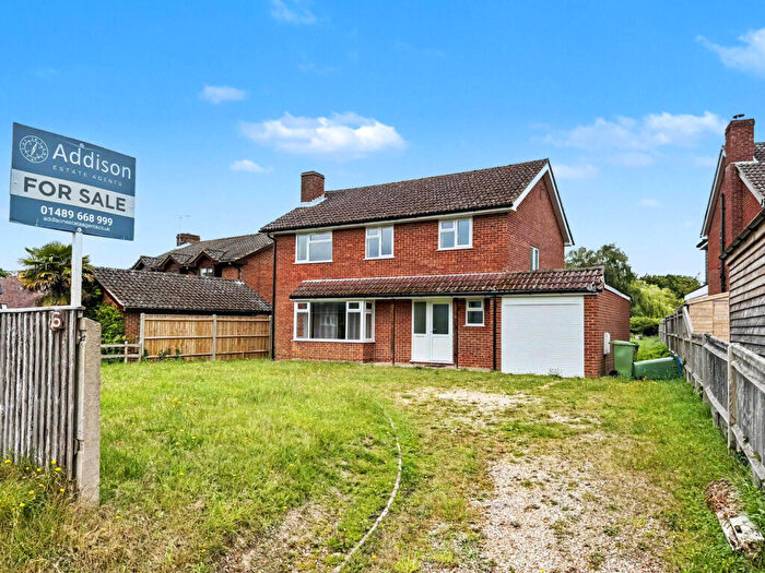 4 Bedroom Detached House For Sale In Holly Hill Lane, Sarisbury Green, Southampton, SO31