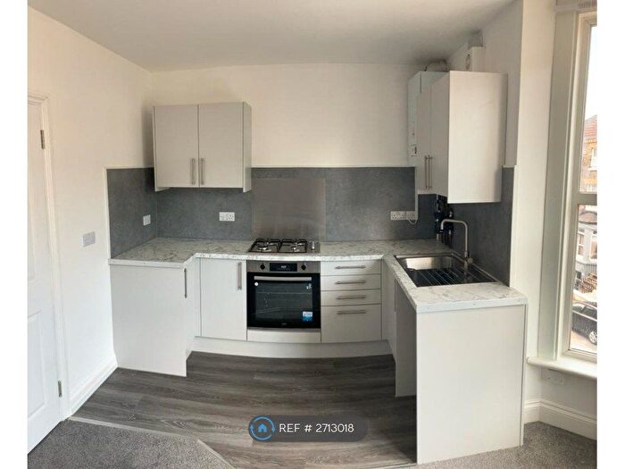 1 Bedroom Flat To Rent In Templar Street, Dover, CT17