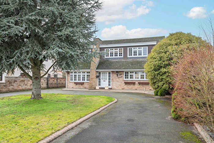 4 Bedroom Detached House For Sale In Church Road, Ramsden Bellhouse, CM11