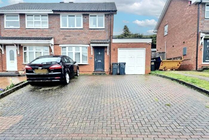 3 Bedroom Semi-Detached House For Sale In Marsh End, Birmingham, West Midlands, B38