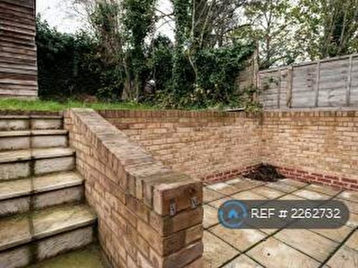 1 Bedroom Flat To Rent In Stapleton Hall Road, London, N4