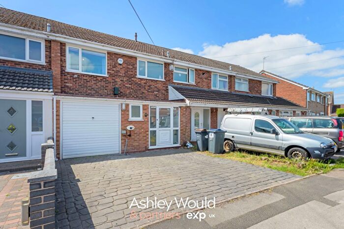 3 Bedroom Terraced House For Sale In Elmcroft Avenue, Birmingham, B32