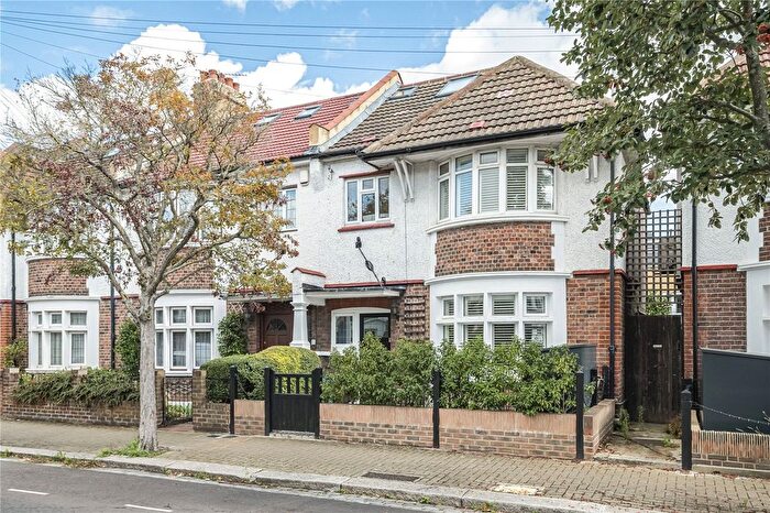 4 Bedroom End Of Terrace House For Sale In Bracken Avenue, London, SW12
