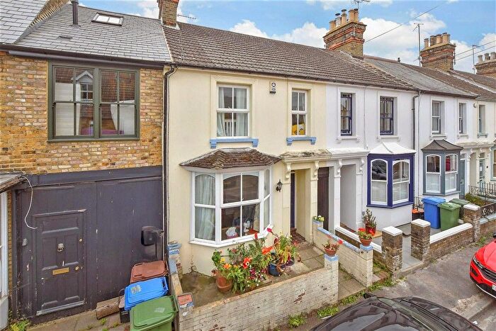 3 Bedroom Terraced House For Sale In Queens Road, Faversham, Kent, ME13