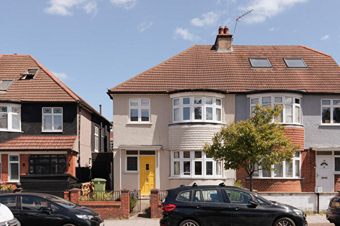 3 Bedroom Terraced House For Sale In Forest Hill Road, East Dulwich, SE22