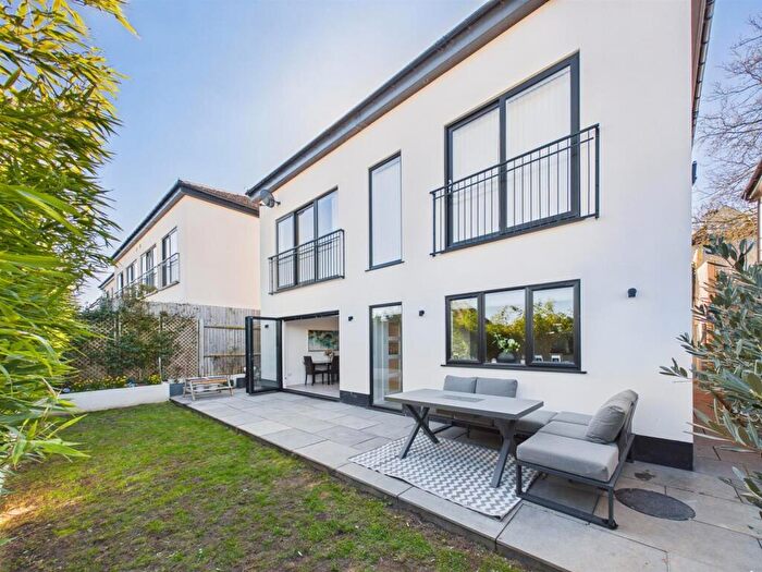 4 Bedroom Detached House For Sale In Riddlesdown Road, Purley, CR8