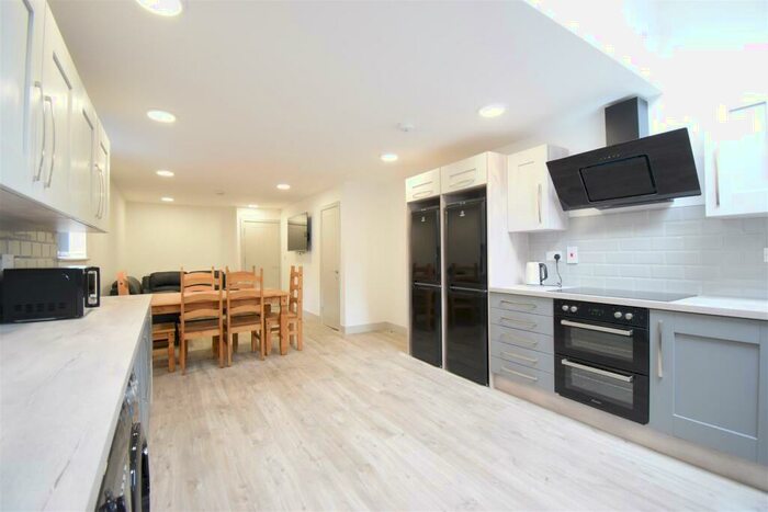 6 Bedroom Terraced House To Rent In Tiverton Rd Selly Oak. Mins Walk To University Of Birmingham, B29