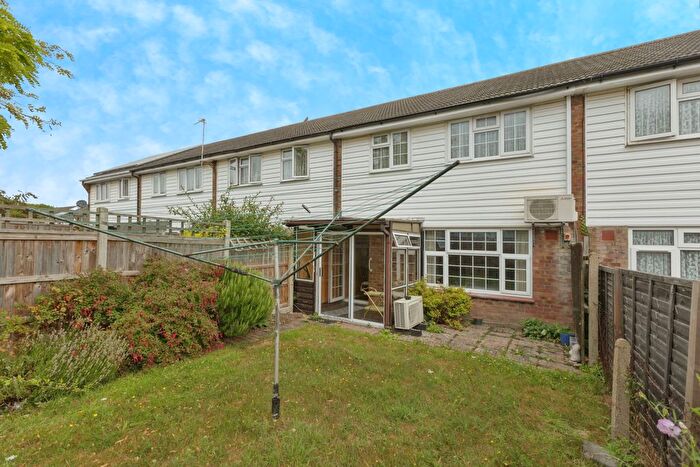 3 Bedroom Terraced House For Sale In Walnut Way, Swanley, BR8