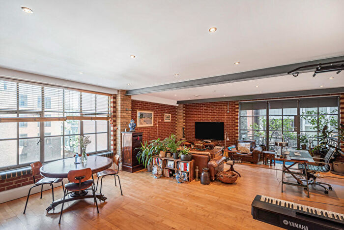 1 Bedroom Apartment For Sale In Shepherdess Place, London, N1