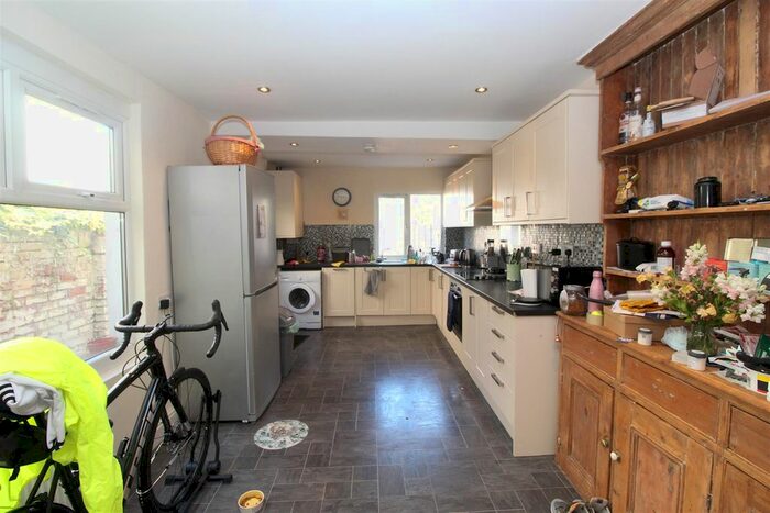 3 Bedroom Property To Rent In Donald Street, Roath, Cardiff, CF24