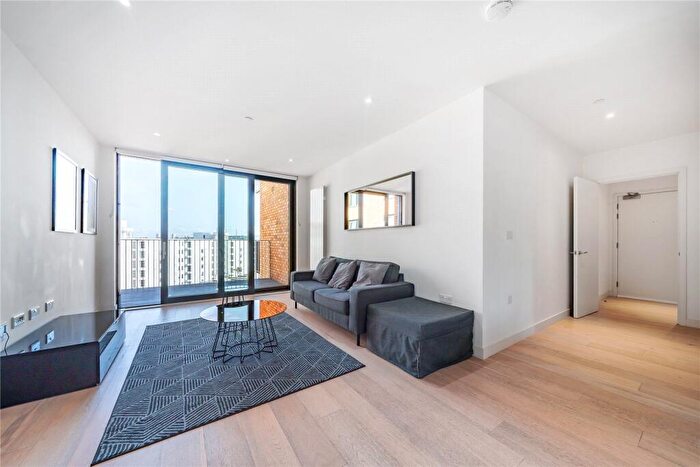 2 Bedroom Apartment To Rent In Starboard Way, London, E16