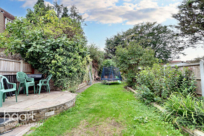 3 Bedroom End Of Terrace House For Sale In Pemberton Gardens, Romford, RM6