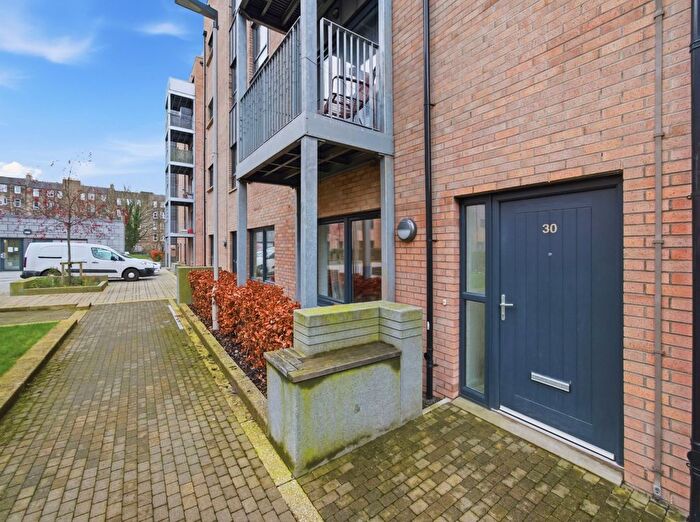 1 Bedroom Flat To Rent In Shrubhill Walk, Edinburgh, EH7