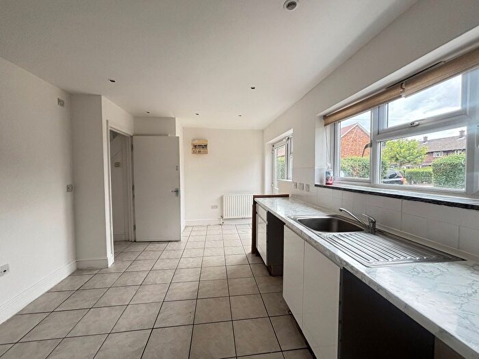 4 Bedroom Detached House To Rent In Limbourne Avenue, Chadwell Heath, Hx, Uk, RM8