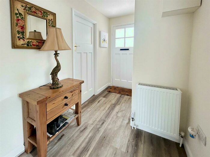 2 Bedroom Detached Bungalow For Sale In Central Avenue, Herne Bay, CT6