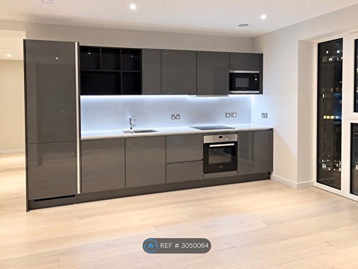 2 Bedroom Flat To Rent In Glasshouse Gardens, London, E20