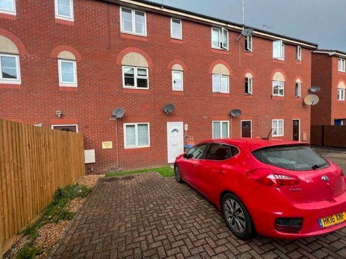 2 Bedroom Flat To Rent In Terminus Terrace, Southampton, Hampshire, SO14