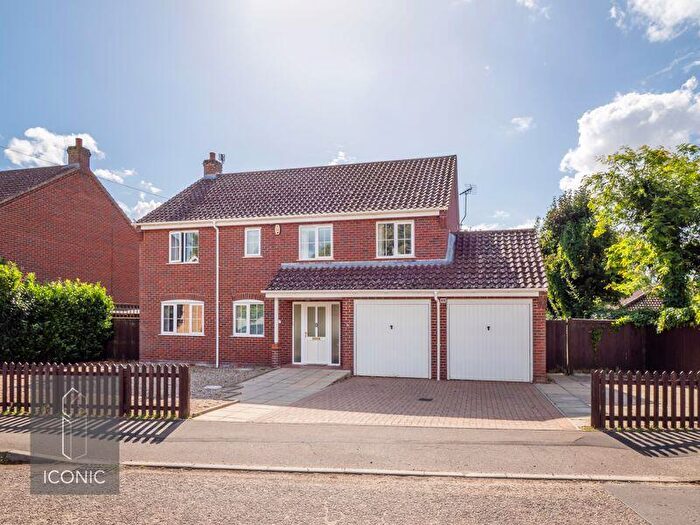 4 Bedroom Detached House For Sale In Pond Lane, Drayton, Norwich, NR8