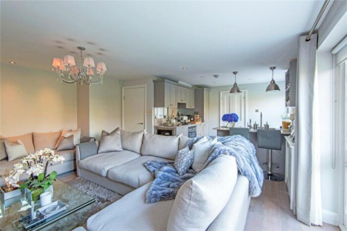 2 Bedroom Maisonette For Sale In Carlton Hill, St John's Wood, London, NW8
