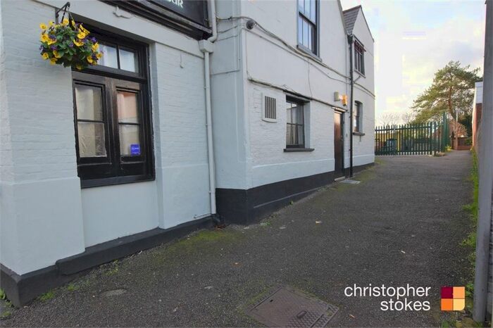 2 Bedroom Flat To Rent In Turners Hill, Cheshunt, Hertfordshire EN8