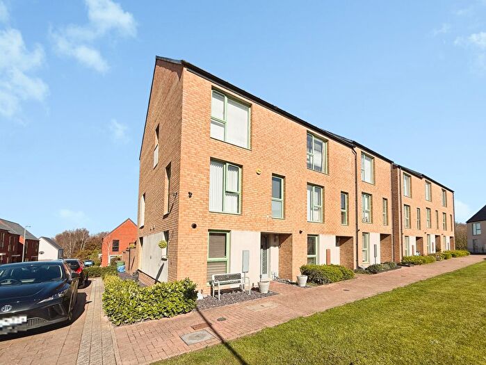 4 Bedroom Town House For Sale In Hendy Avenue, Ketley, Telford, TF1