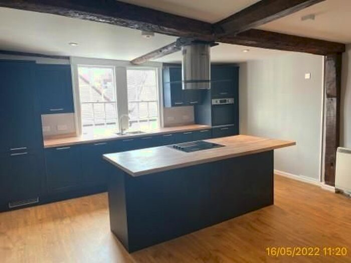 3 Bedroom Flat To Rent In The Old Swan Yard, Devizes, SN10