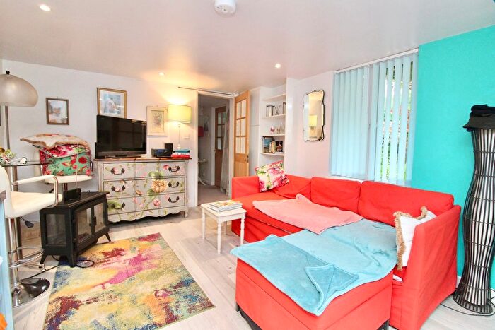 3 Bedroom Detached House For Sale In Bashley Cross Road, New Milton, BH25