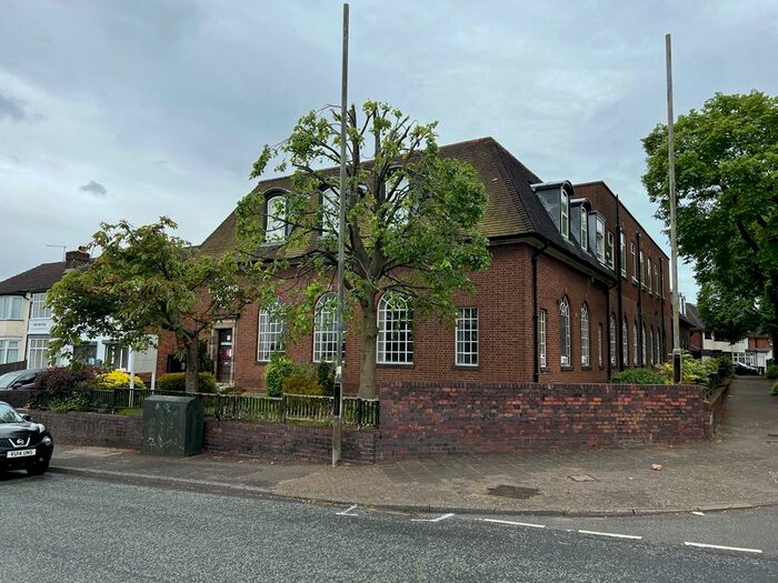 2 Bedroom Apartment To Rent In Hagley Road West, B32