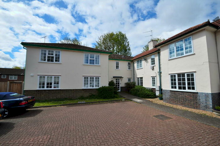 1 Bedroom Apartment To Rent In Guessens Court, Welwyn Garden City, AL8