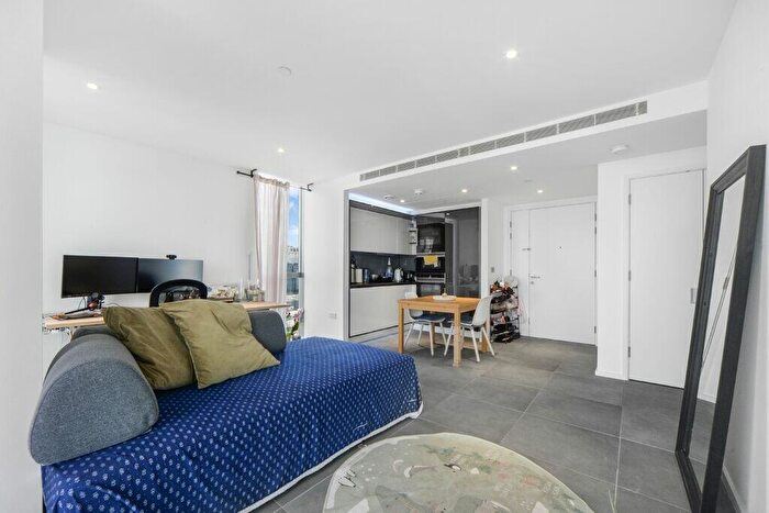 1 Bedroom Flat For Sale In Dollar Bay Place London, E14
