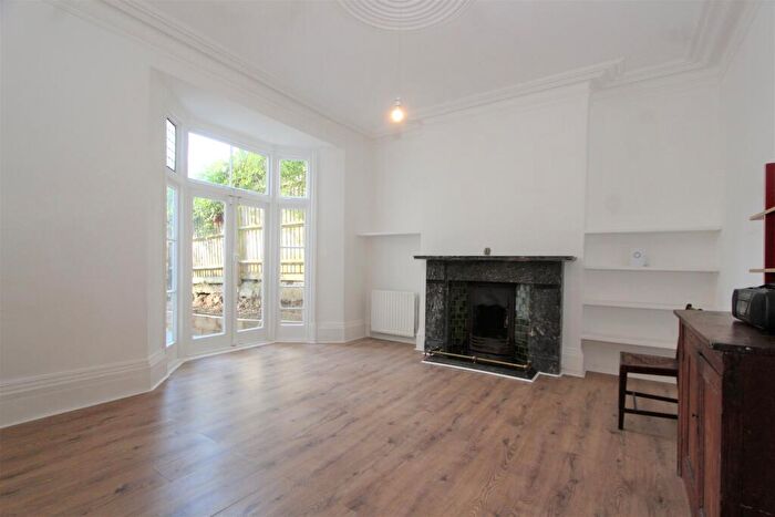 2 Bedroom Apartment To Rent In Onslow Gardens, London, N10