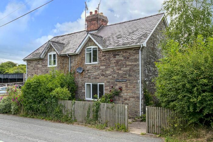 3 Bedroom Semi-Detached House To Rent In Bredwardine, Hereford, HR3