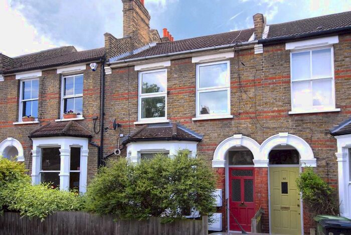 1 Bedroom Flat To Rent In Littlewood, London, SE13