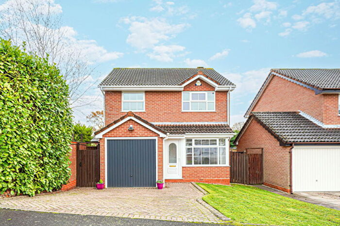 3 Bedroom Detached House For Sale In Heyford Grove, Hillfield, B91