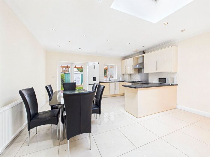 5 Bedroom Terraced House To Rent In Clare Road, Hounslow, TW4