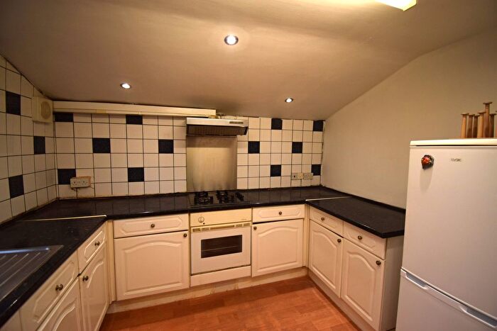 2 Bedroom Flat To Rent In Ilford, IG3