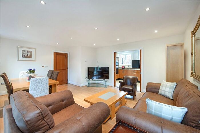 3 Bedroom Flat For Sale In Birchgrove House, Strand Drive, TW9