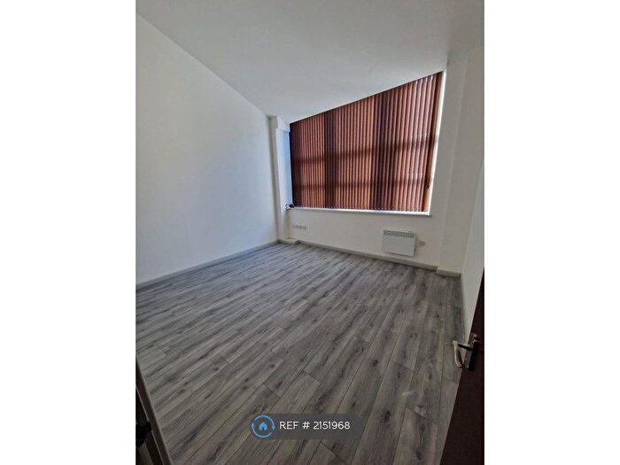 1 Bedroom Flat To Rent In Drake Street, Rochdale, OL16