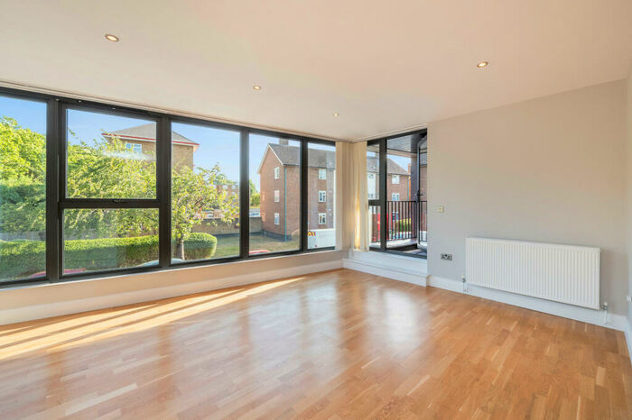 2 Bedroom Flat For Sale In A Comerford Road, London, SE4
